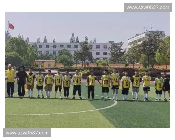 合肥校园足球联赛激燃开赛青年学子逐梦绿茵展现拼搏风采