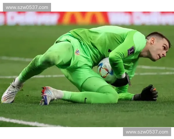 世界杯防守集锦揭秘铁血后防十大瞬间回顾那些惊心动魄的铲断救险